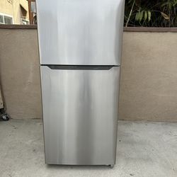 Insignia Fridge Silver 18cu Ft 30x30x66🛑👍3 MONTHS WARRANTY
