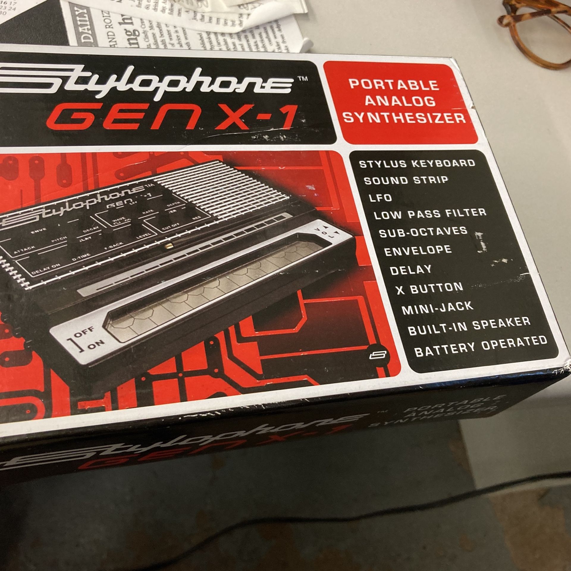 Portable analog synthesizer