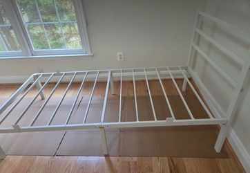 Twin size bed
