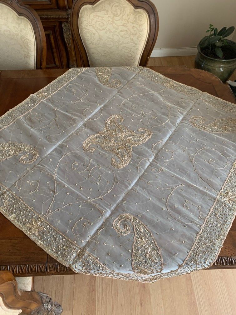 Beautiful Square Table Centerpieces/ Christmas Tree Skirt