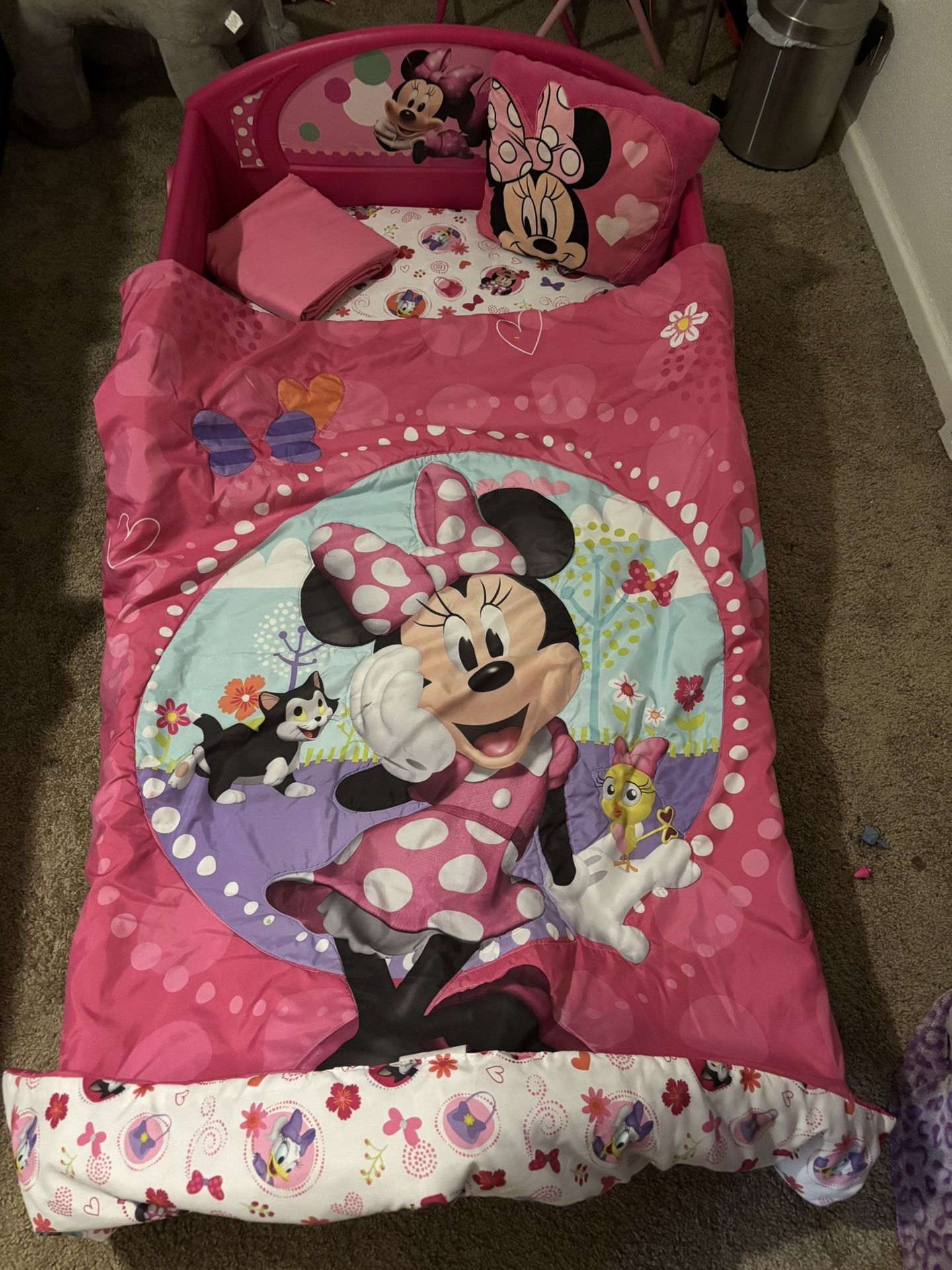 Toddlers Bed w Bedding - And- Clothes - Size 2T (most) - Shoes and toys