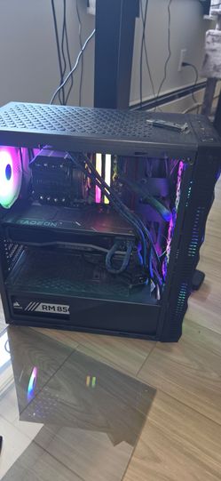 Custom gaming PC