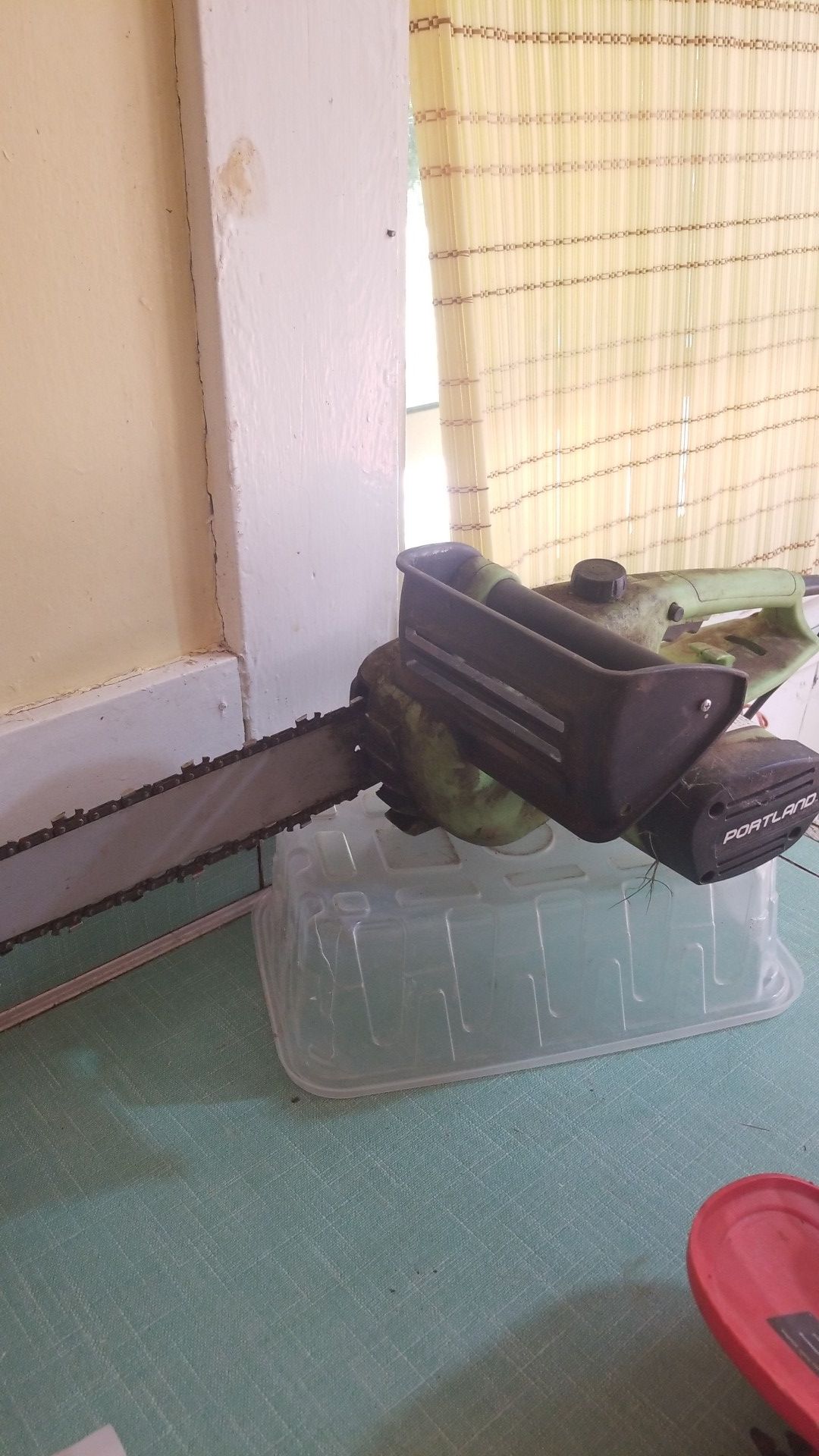 Electric chainsaw