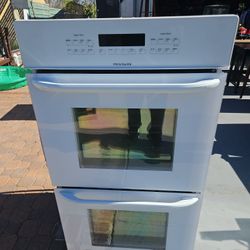 Frigidaire Double Wall Oven