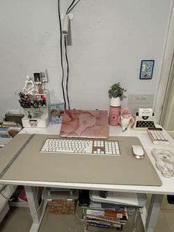 Office Desk/white And Adjustable 