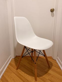 mid-century modern style chair