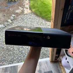 X-box 360 w/ Controllers
