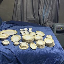 Meito Irving Hand painted China Dinner And Dessert Service