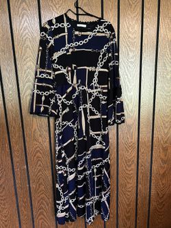 Navy blue and gold chain print with bell sleeves and lace trim #glam #maxidress