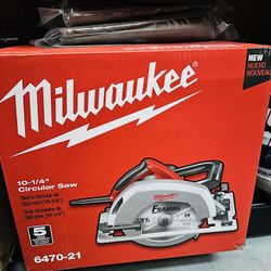 Brand New - MILWAUKEE'S Circular Saw, 10-1/4 in. Blade, 5200 rpm, Red (6470-21)