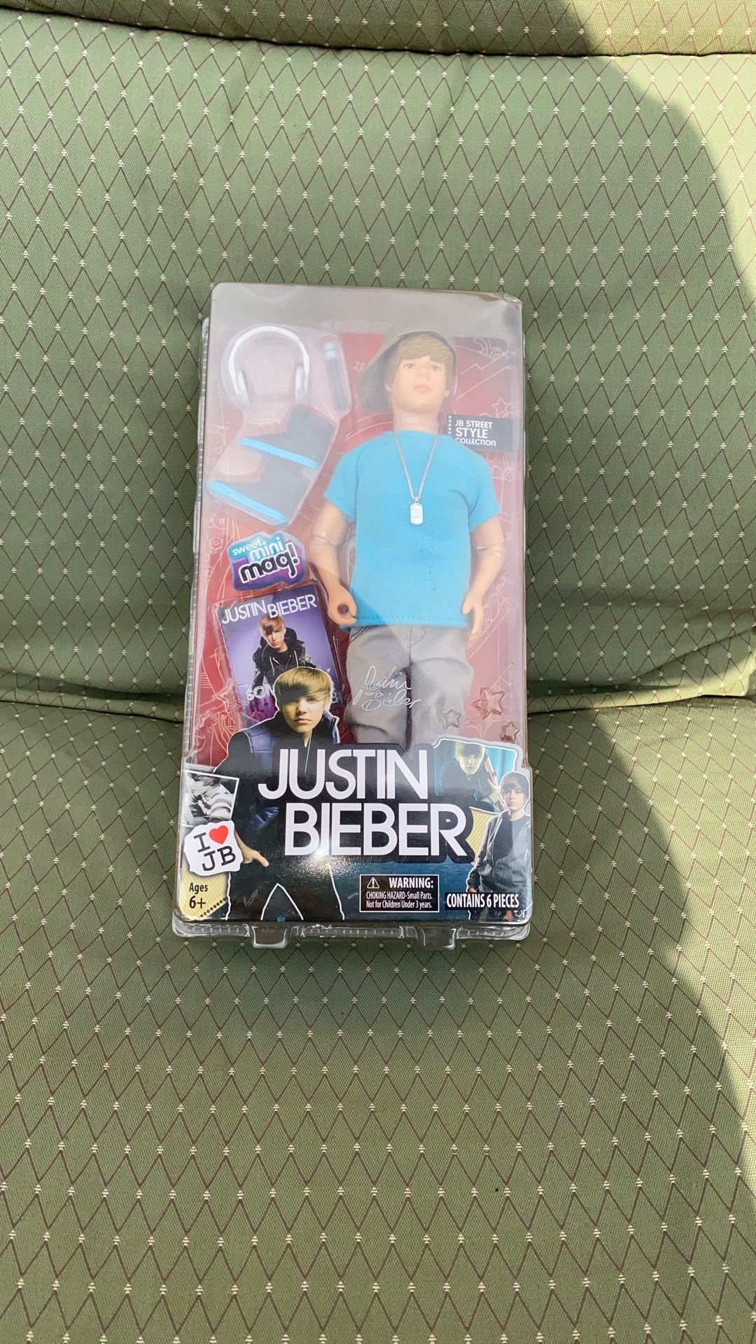 Yr 2010 JB Street Style Collection JUSTIN BIEBER 