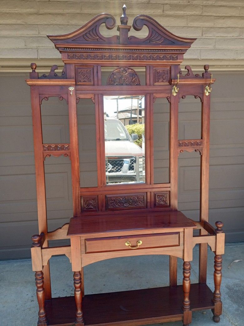 BEAUTIFUL LARGE HALL TREE WITH BEVELED MIRROR