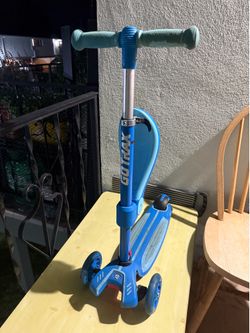 🛴 MOVING SALE – Globber 3-Wheel Kids Scooter