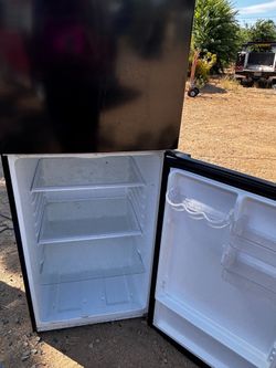 Magic Chef Mini Fridge.