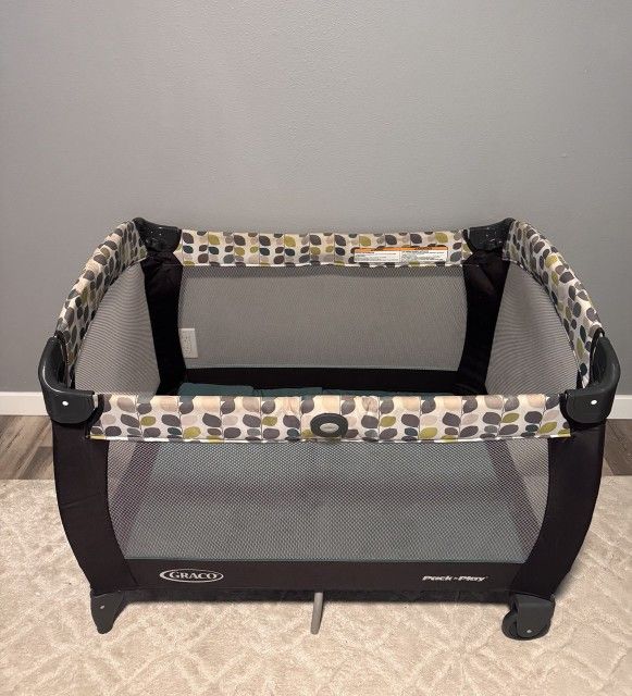 Graco Pack'n Play Baby Portable Crib
