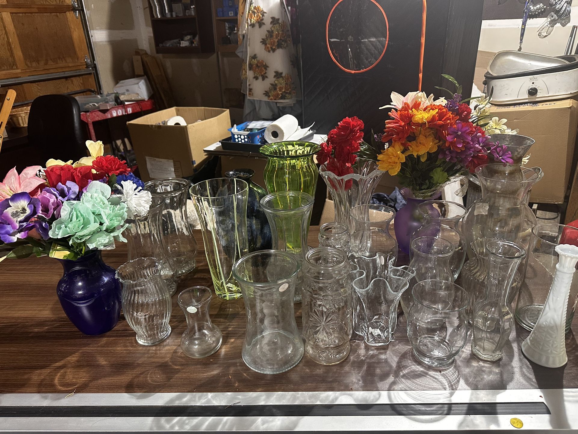 Beautiful Flowers Vases Lot & Fake Flowers.