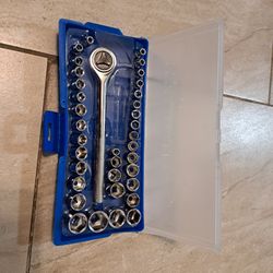 Set Of Dies And Ratchet 