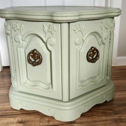 Vintage Painted Oak End Table / Night Stand / Accent Table
