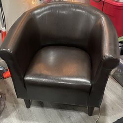 Brown Lightweight Leather Chair 