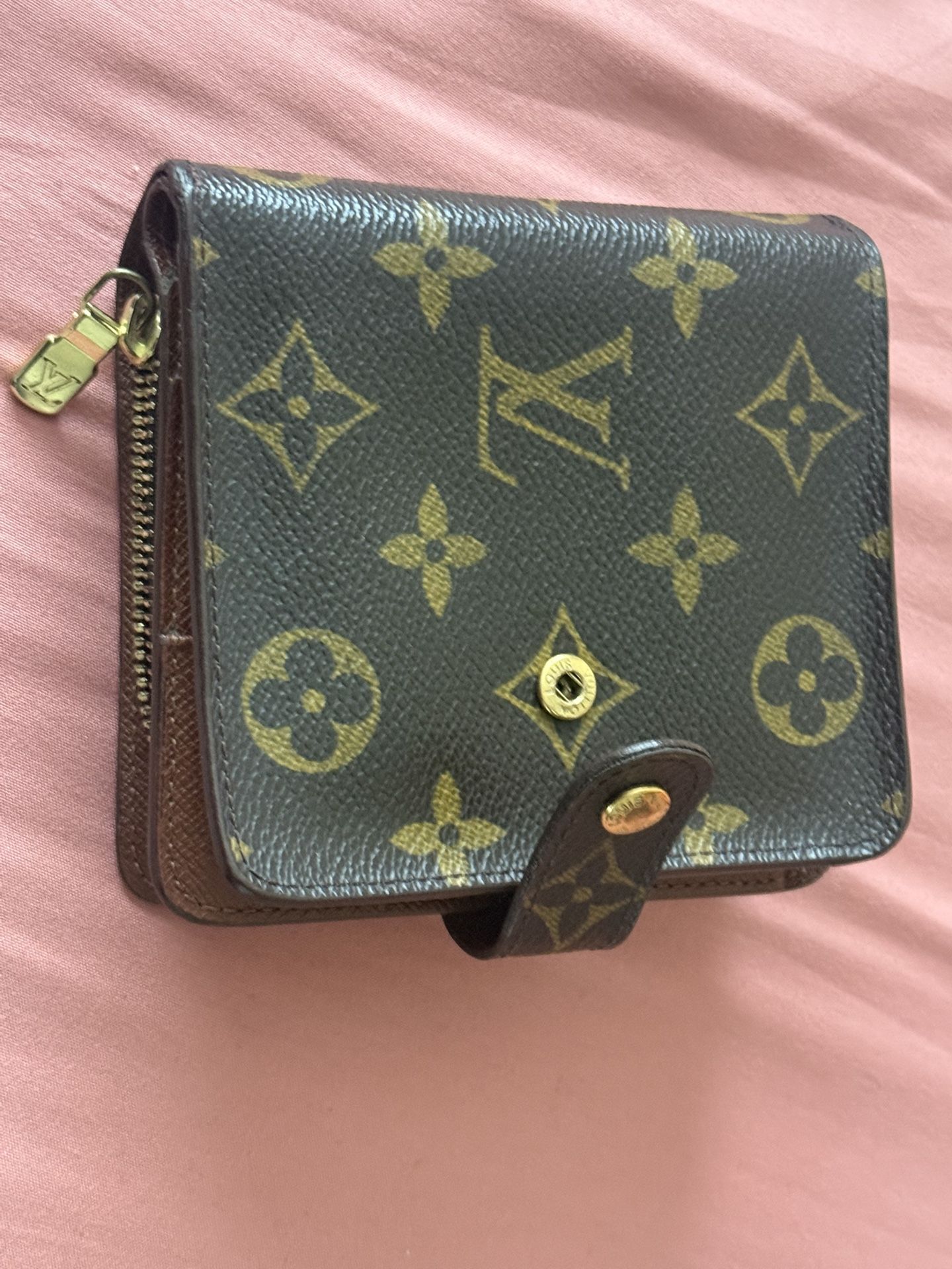 Louis Vuitton Monogram Compact Zippy/ Snappy Wallet