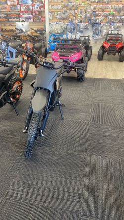 CEMOTO Dirtbike 2000W/48V (37mph 43 miles battery) 265 lbs max black