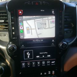 12" uconnect radio with nav OEM