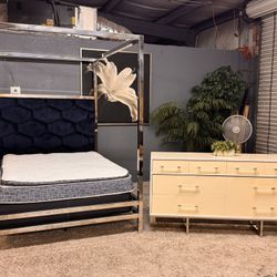 Very Pretty Canopy Queen Size Bedroom Set With Mattress  ✨ Delivery Available 🚛