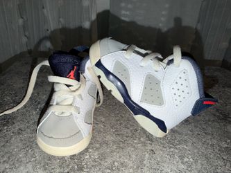 Baby Nike Jordan 6 Retro size 4C