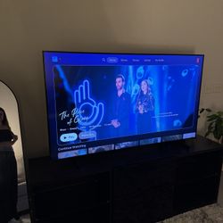 Samsung Smart TV 65" en excelente estado + estante para TV incluido