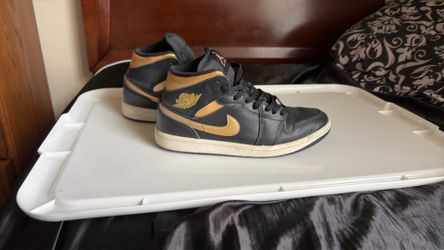 Jordan 1s size 7.5