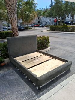 Queen Bed Frame (Velvet)