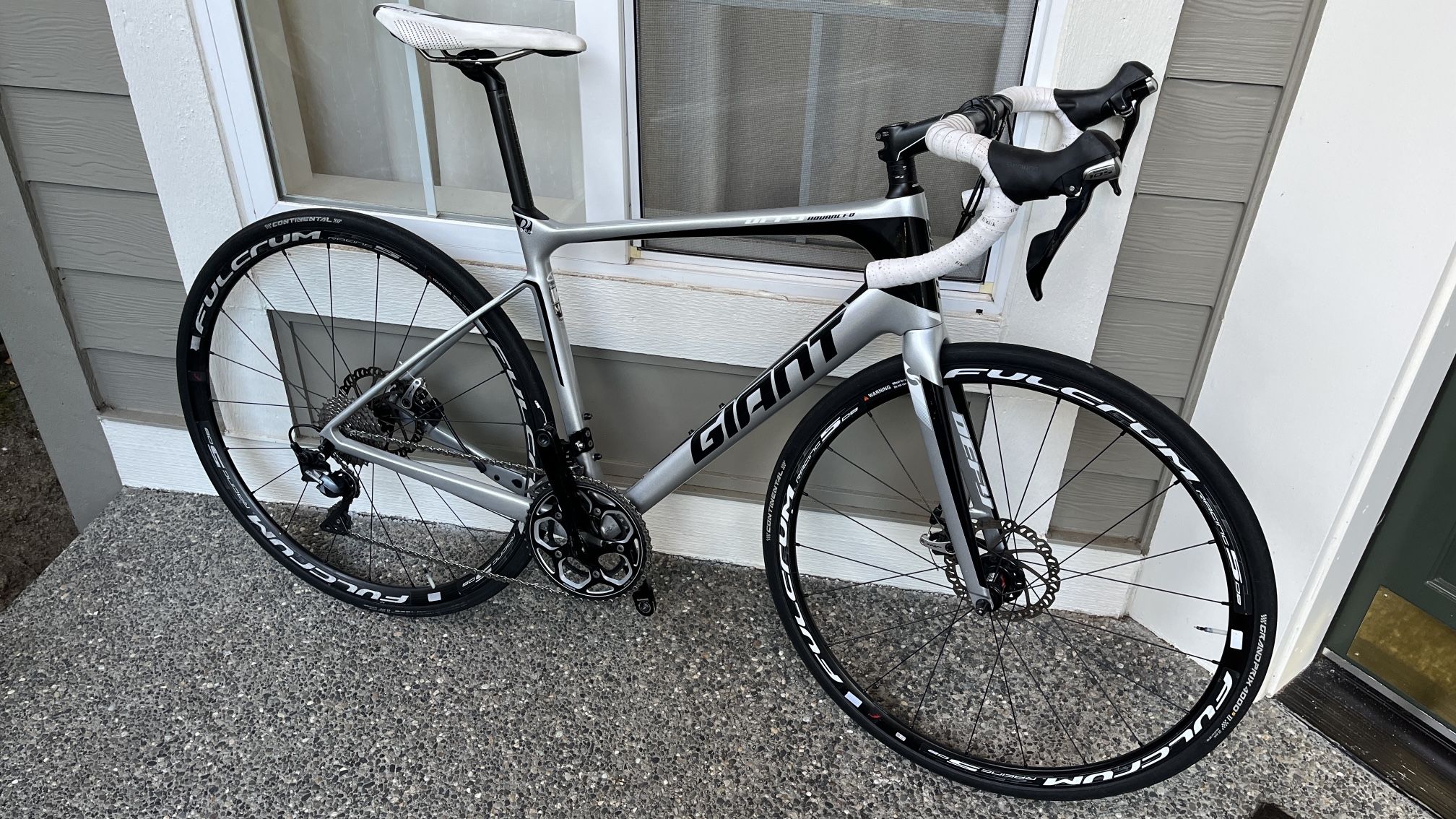 Carbon Road Bike (size M, 54-56)