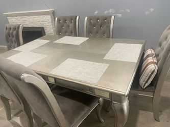 Dinning Table And 6 Chairs