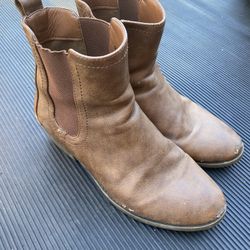 Size 9 1/2 Women’s Boots