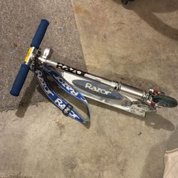 Fold Up Razor Scooter With Strap