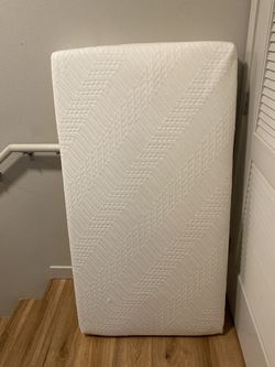 New Delta crib baby mattress