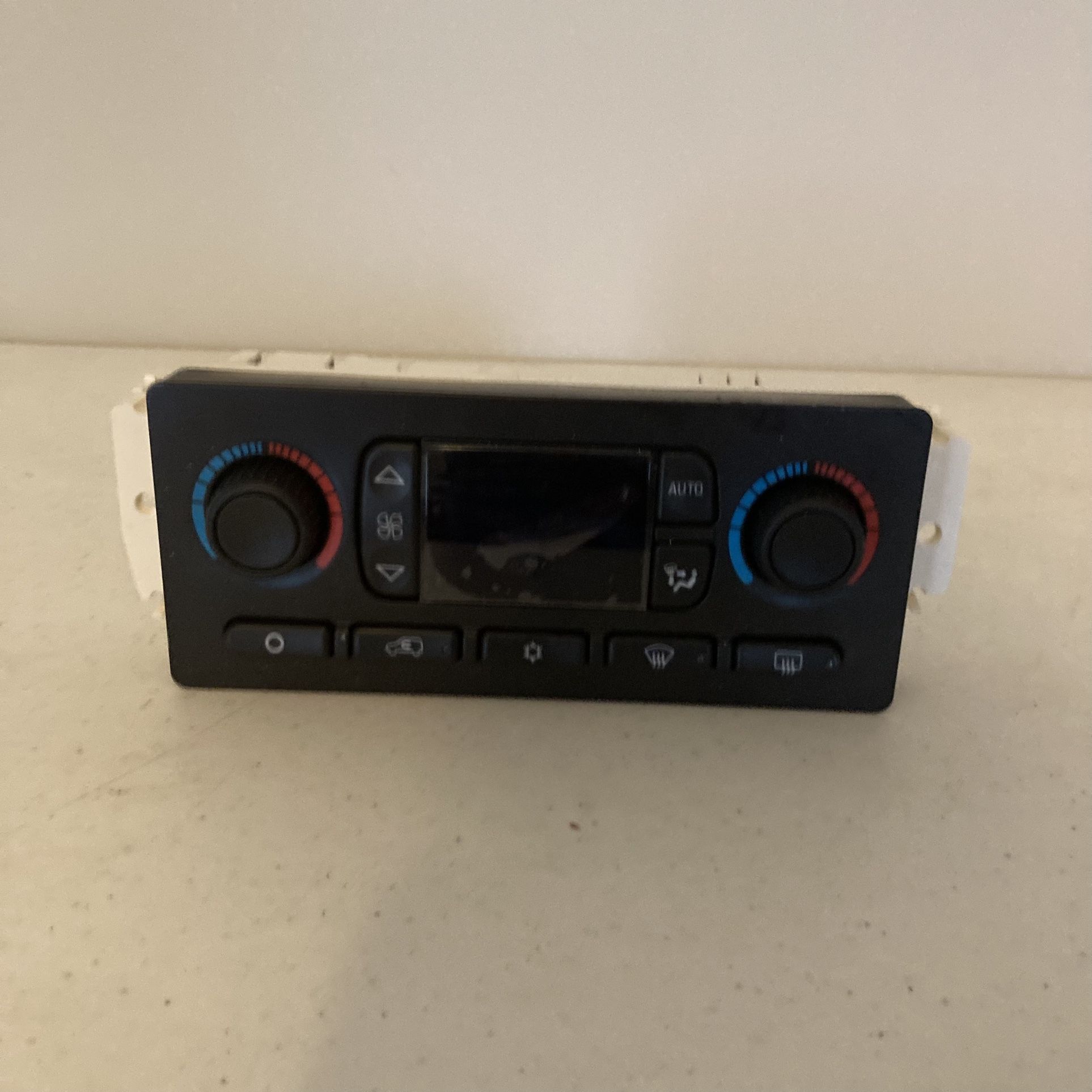 ‘03 Chevy Suburban Climate Control Module 