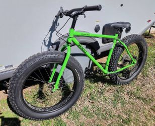 2019 Surly Ice Cream Truck XL Fat Bike - Sparkle Green, Like New