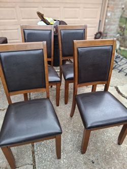 4 Wooden Dining Room Chairs