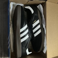 Black sambas OG size 9