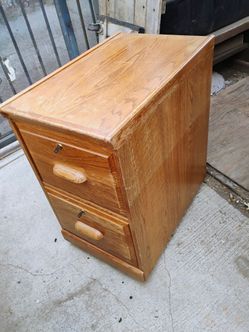 mueble de 2 cajones tiene llave un cajón pega poquito