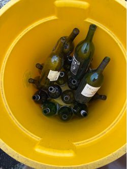 Wine bottles 1.50  cork screw top
