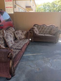 Tengo este set de sofas