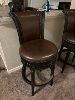 Elegant traditional Swivel barstools / Moving 6/6/26 Saturday