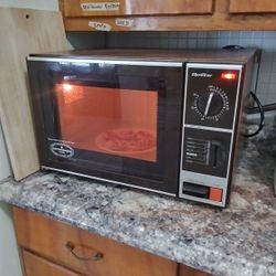 Old Style Microwave but works Fine