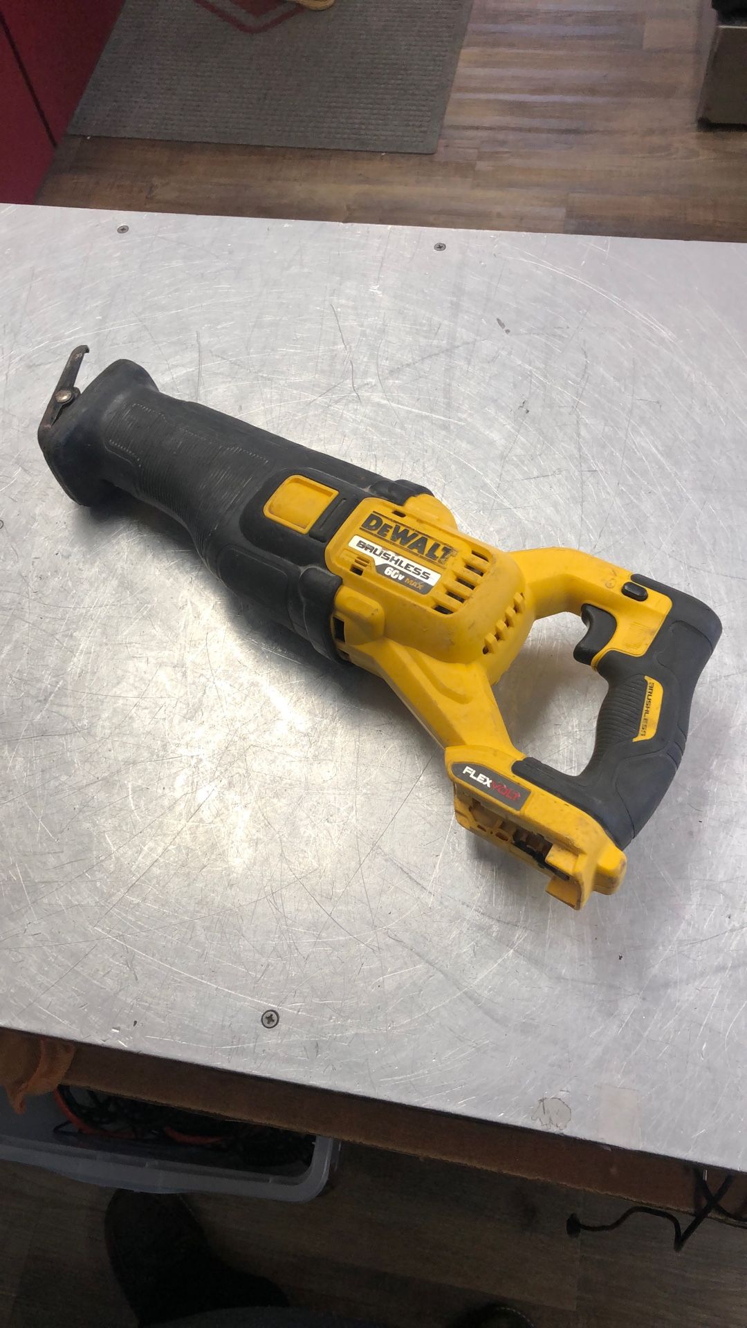 96091 Dewalt DCS388 60v Lithium Ion Variable Speed Reciprocating Saw (Tool Only) 575183
