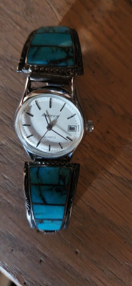 Vintage Navajo Turquoise Advance Ladies Quartz Watch w/ Date.
