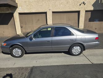 97. TOYOTA CAMRY. 4. CILINDROS