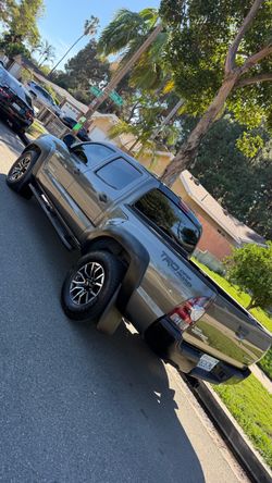 2009 Toyota Tacoma Limited Pickup 4D 5ft