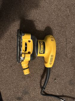 Dewalt D26441 1/4 Sheet Palm Sander